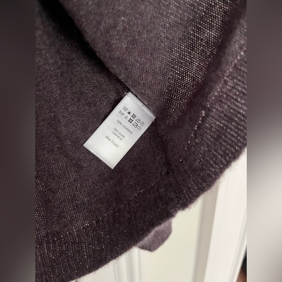 Tahari Pure Luxe 100% cashmere crewneck sweater Sz. L NWT - Picture 2 of 4